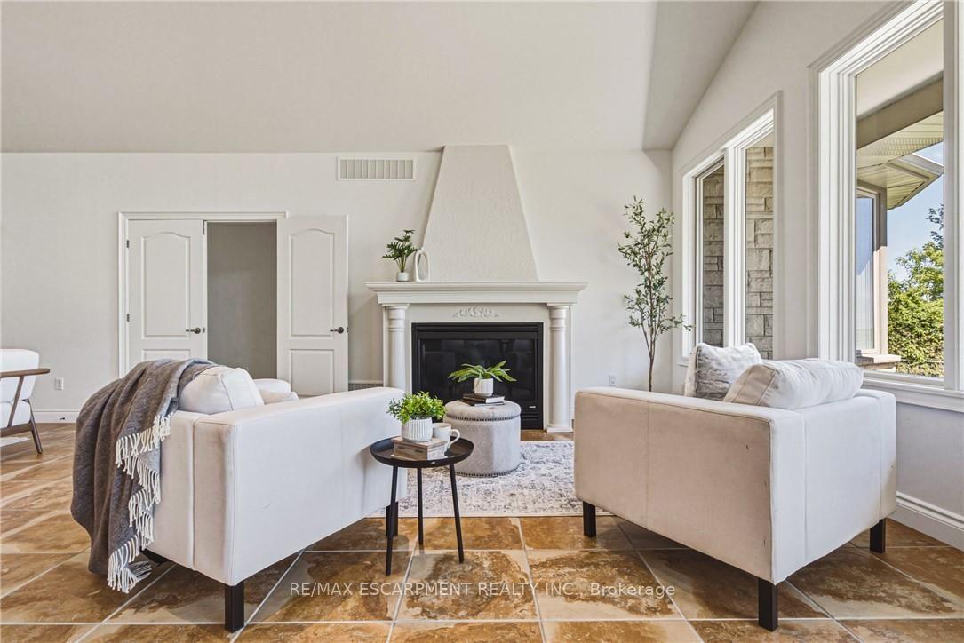 Photo 12 of 511 Glover Road, Hamilton, Stoney Creek — HOMEH