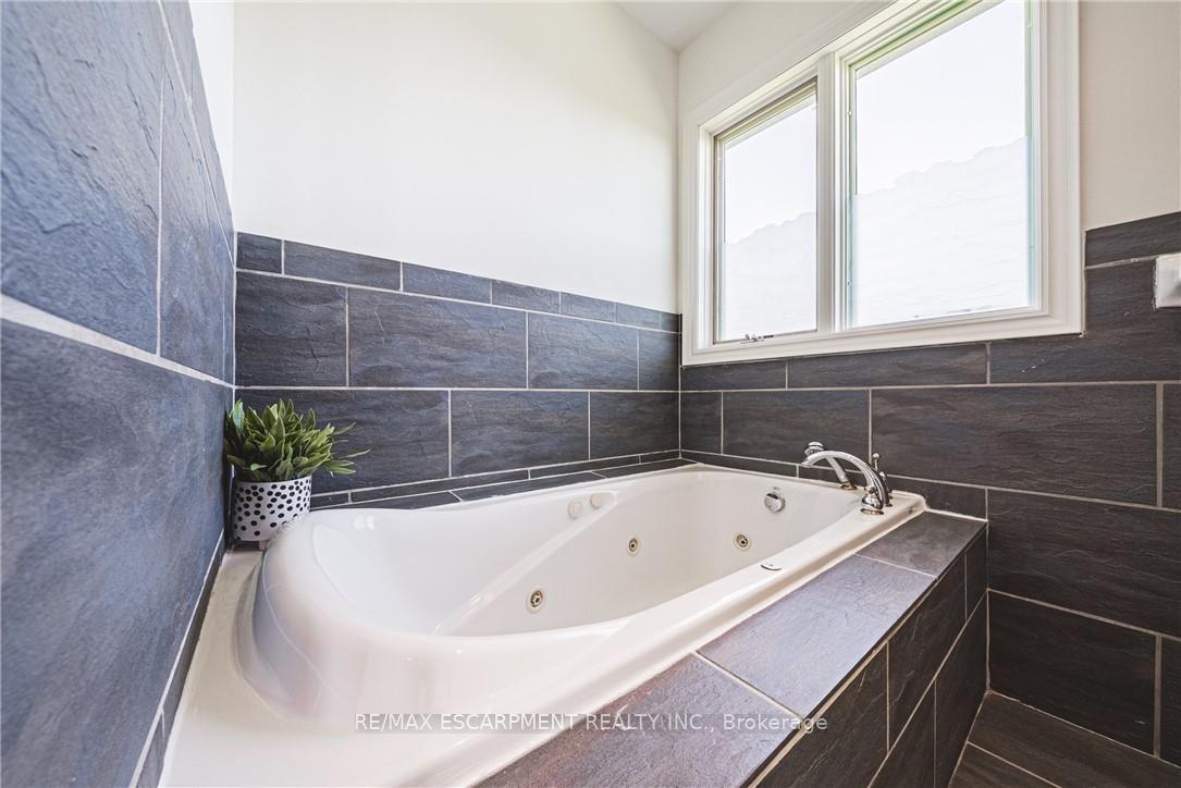 Photo 24 of 511 Glover Road, Hamilton, Stoney Creek — HOMEH