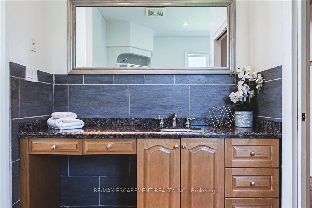 Photo 25 of 511 Glover Road, Hamilton, Stoney Creek — HOMEH