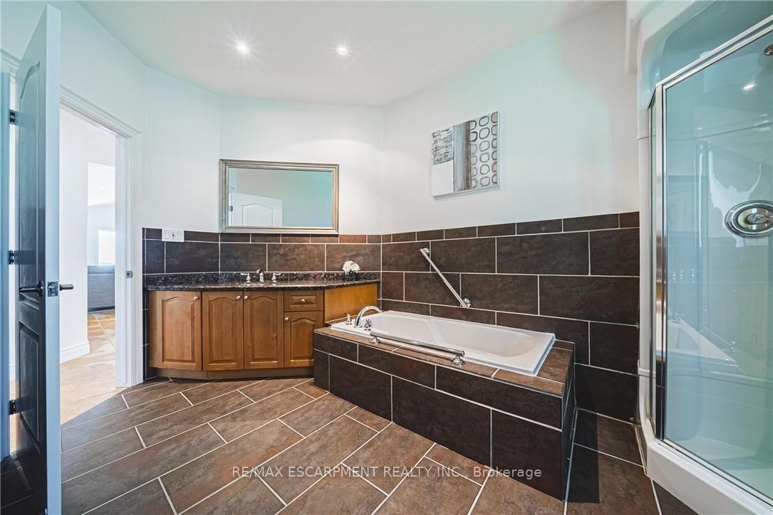 Photo 30 of 511 Glover Road, Hamilton, Stoney Creek — HOMEH