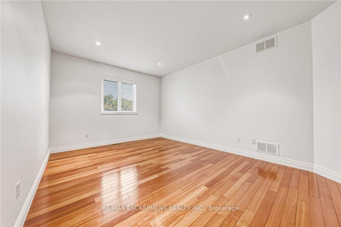 Photo 35 of 511 Glover Road, Hamilton, Stoney Creek — HOMEH