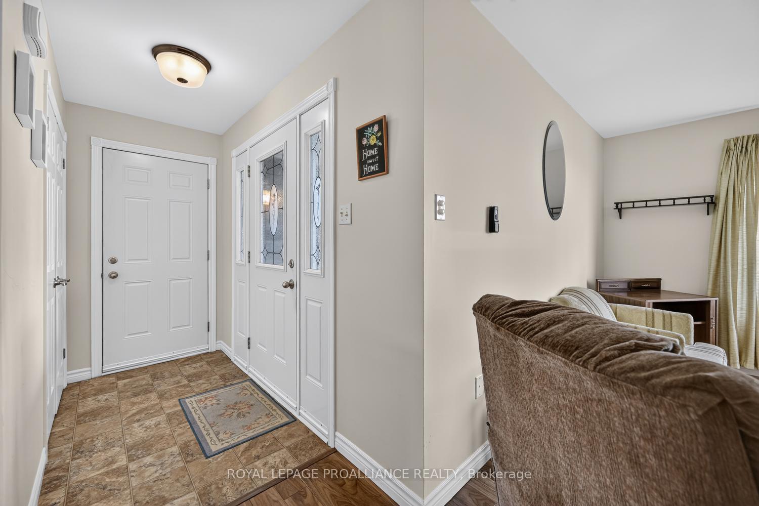Photo 6 of 10726 West End Terrace E, South Dundas, Iroquois — HOMEH