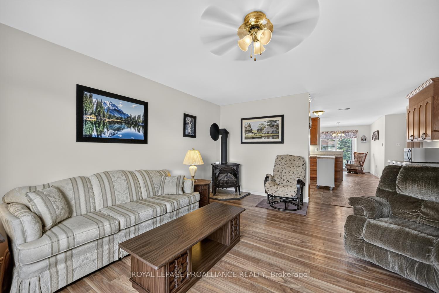 Photo 9 of 10726 West End Terrace E, South Dundas, Iroquois — HOMEH