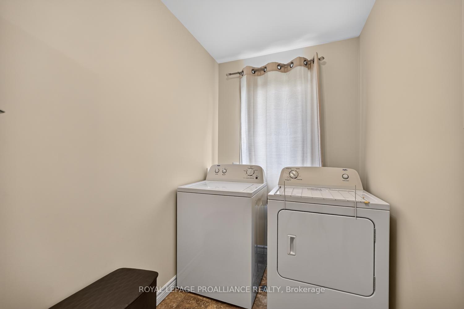 Photo 23 of 10726 West End Terrace E, South Dundas, Iroquois — HOMEH