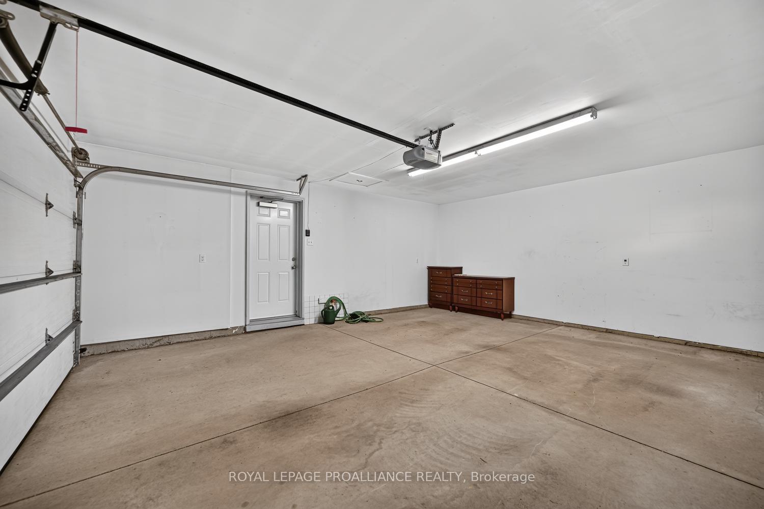 Photo 33 of 10726 West End Terrace E, South Dundas, Iroquois — HOMEH