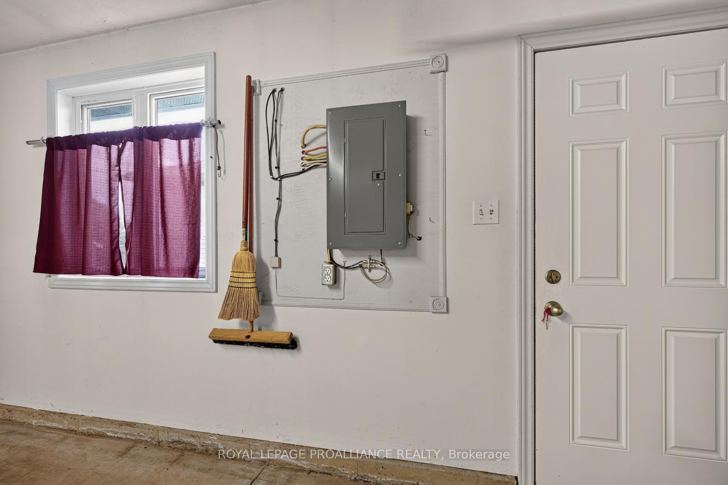 Photo 35 of 10726 West End Terrace E, South Dundas, Iroquois — HOMEH