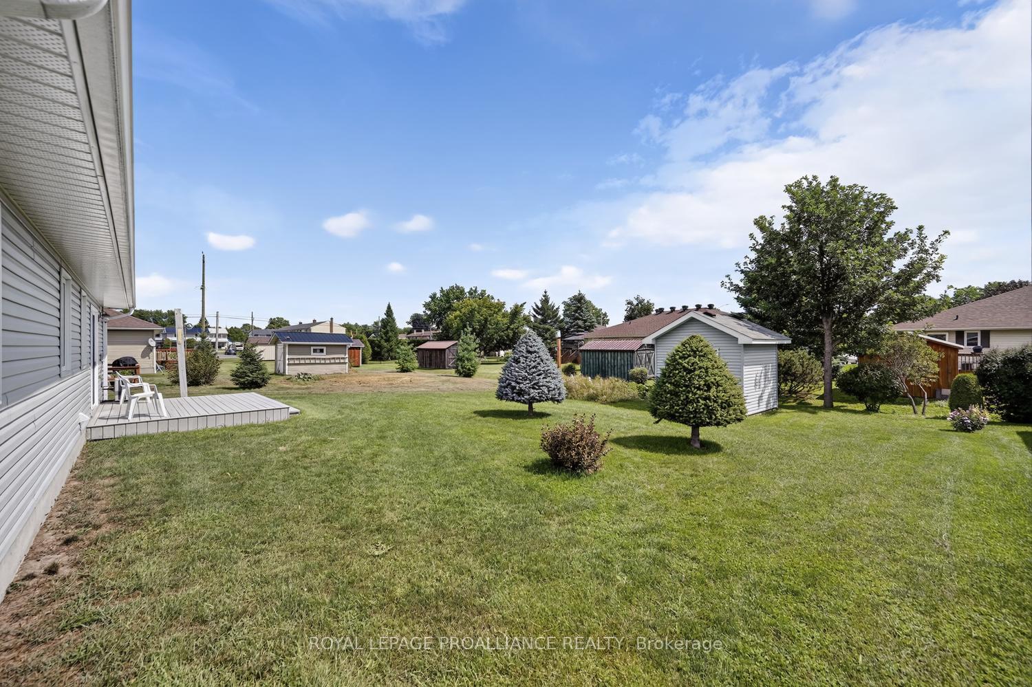 Photo 39 of 10726 West End Terrace E, South Dundas, Iroquois — HOMEH