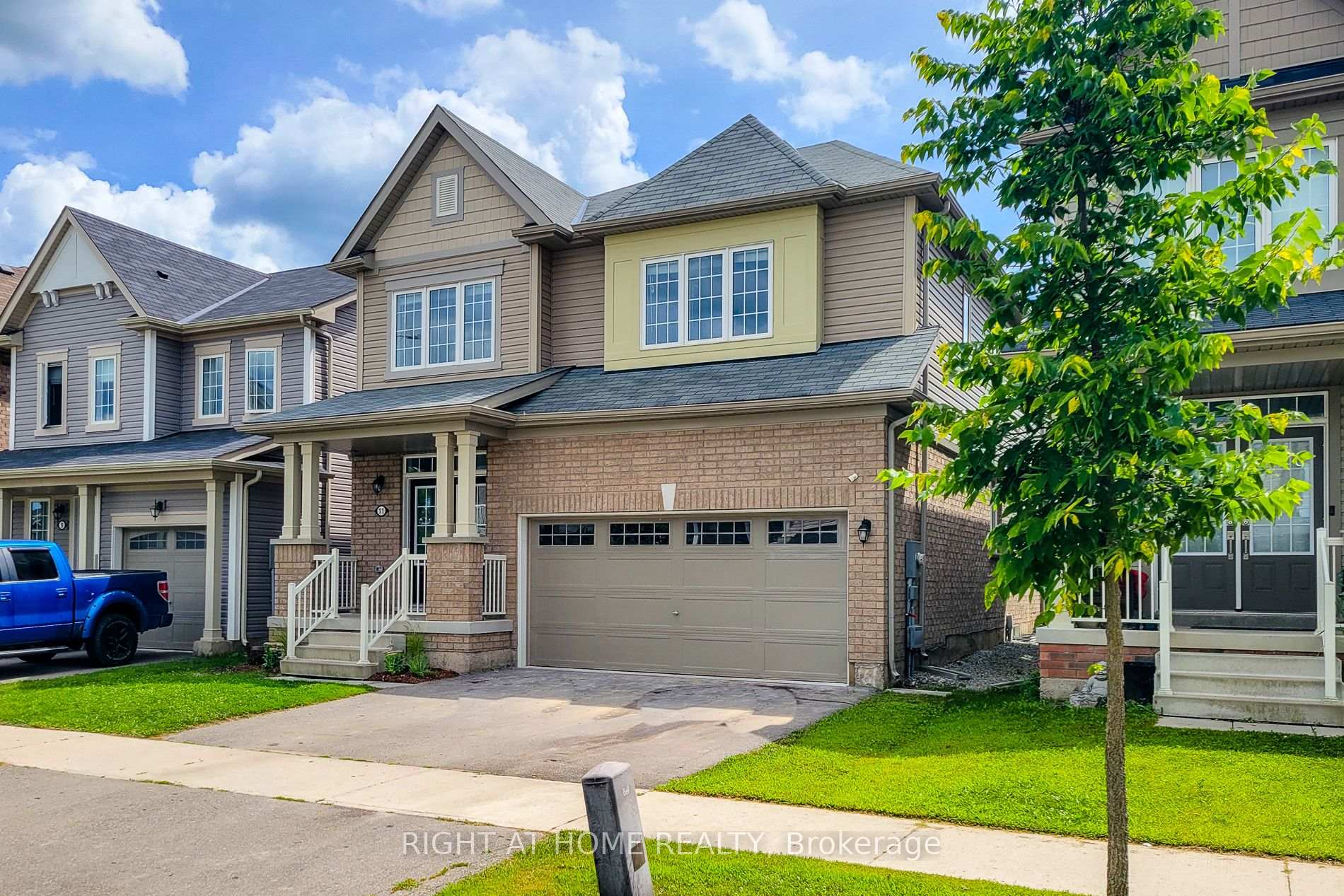 Photo 2 of 11 Esther Crescent, Thorold, Hurricane/Merrittville — HOMEH