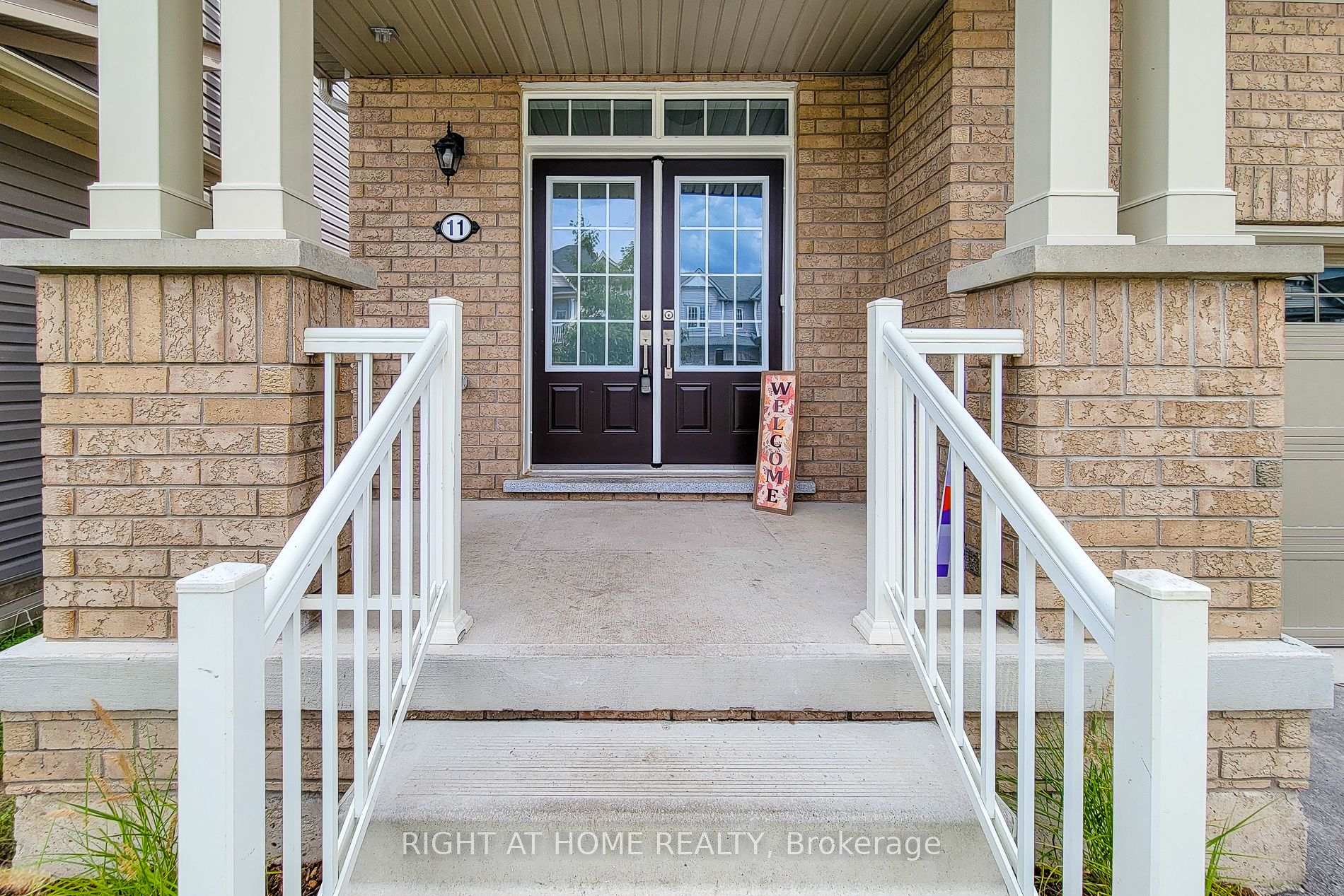 Photo 3 of 11 Esther Crescent, Thorold, Hurricane/Merrittville — HOMEH