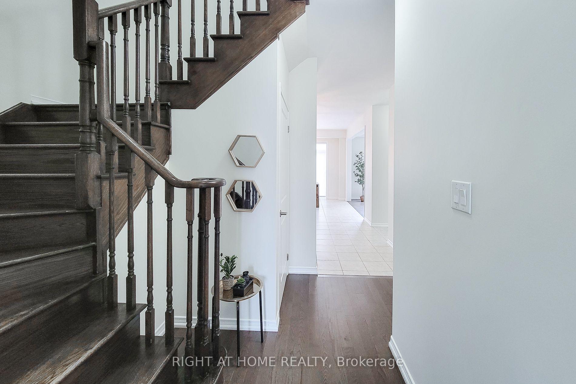 Photo 5 of 11 Esther Crescent, Thorold, Hurricane/Merrittville — HOMEH