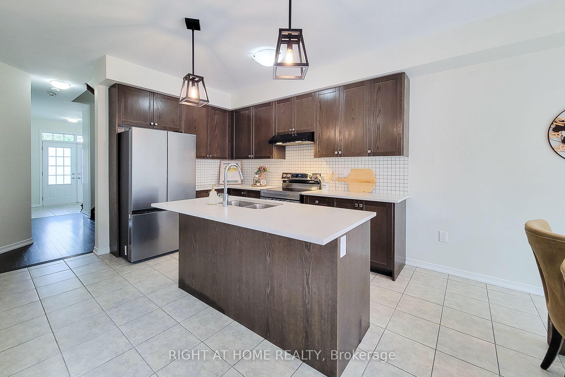 Photo 12 of 11 Esther Crescent, Thorold, Hurricane/Merrittville — HOMEH