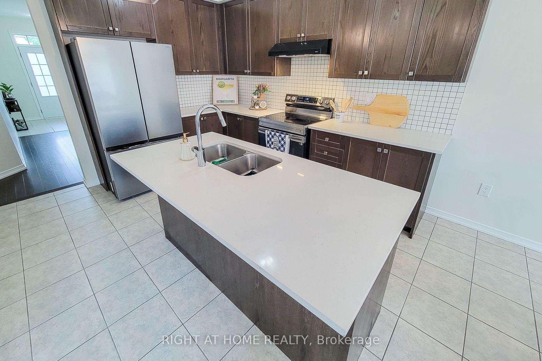 Photo 17 of 11 Esther Crescent, Thorold, Hurricane/Merrittville — HOMEH