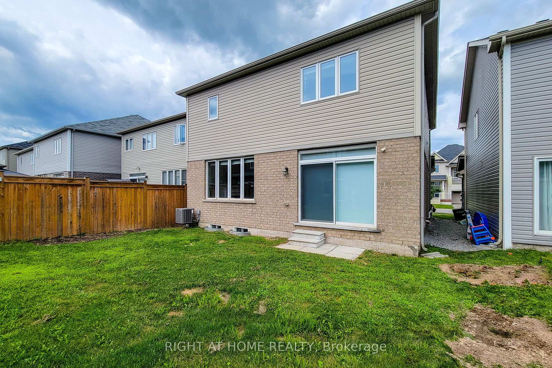 Photo 45 of 11 Esther Crescent, Thorold, Hurricane/Merrittville — HOMEH
