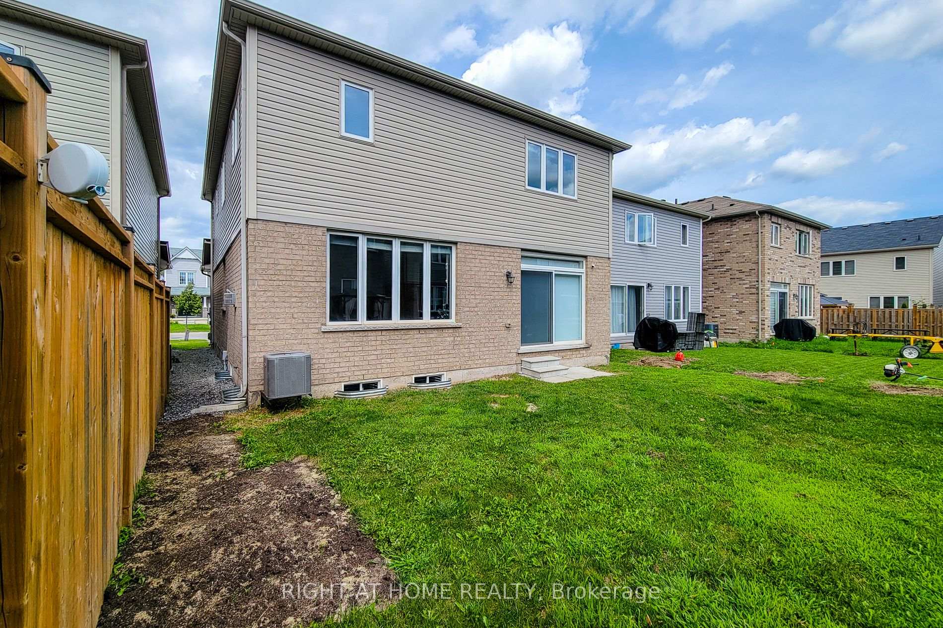Photo 46 of 11 Esther Crescent, Thorold, Hurricane/Merrittville — HOMEH