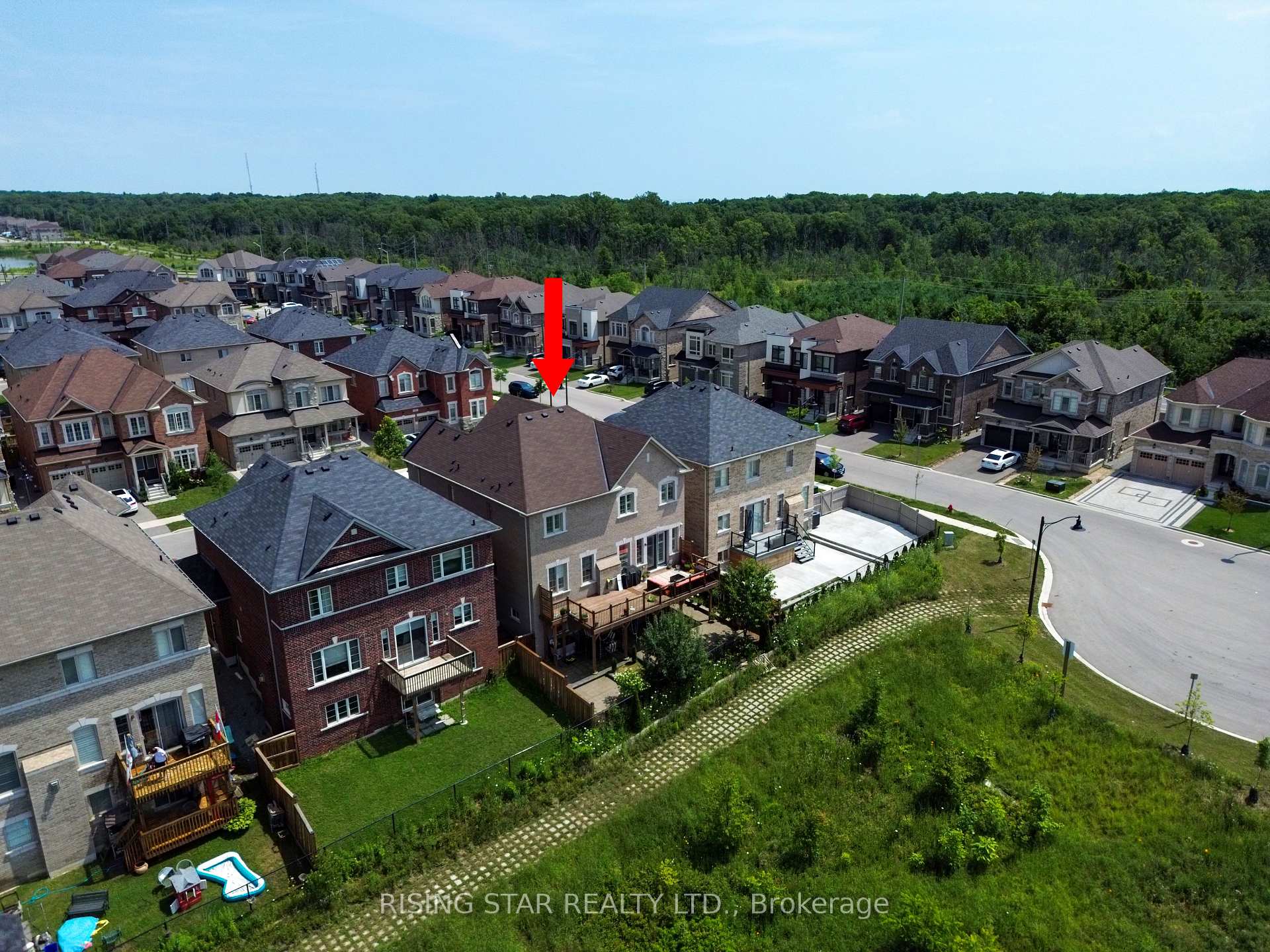 Photo 4 of 60 Golden Hawk Drive, Hamilton, Waterdown — HOMEH