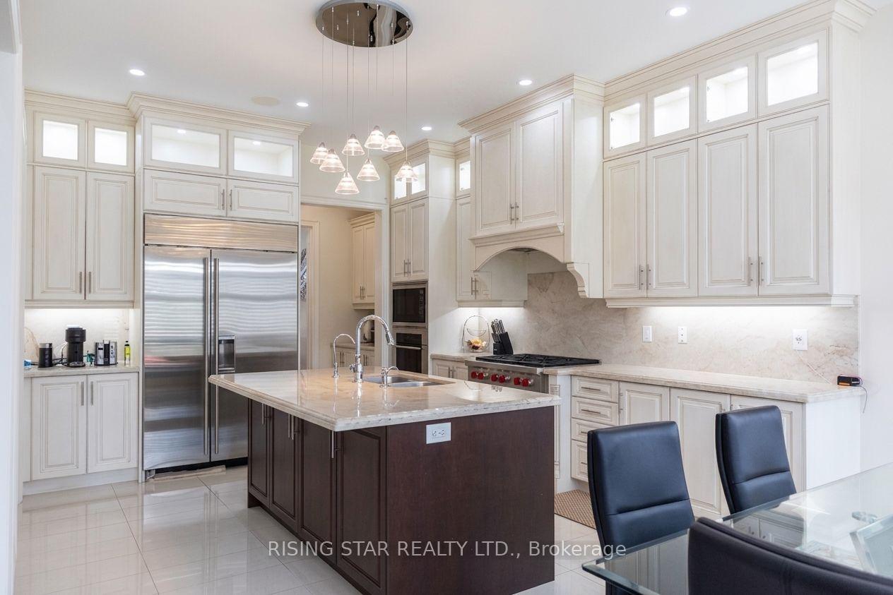 Photo 17 of 60 Golden Hawk Drive, Hamilton, Waterdown — HOMEH