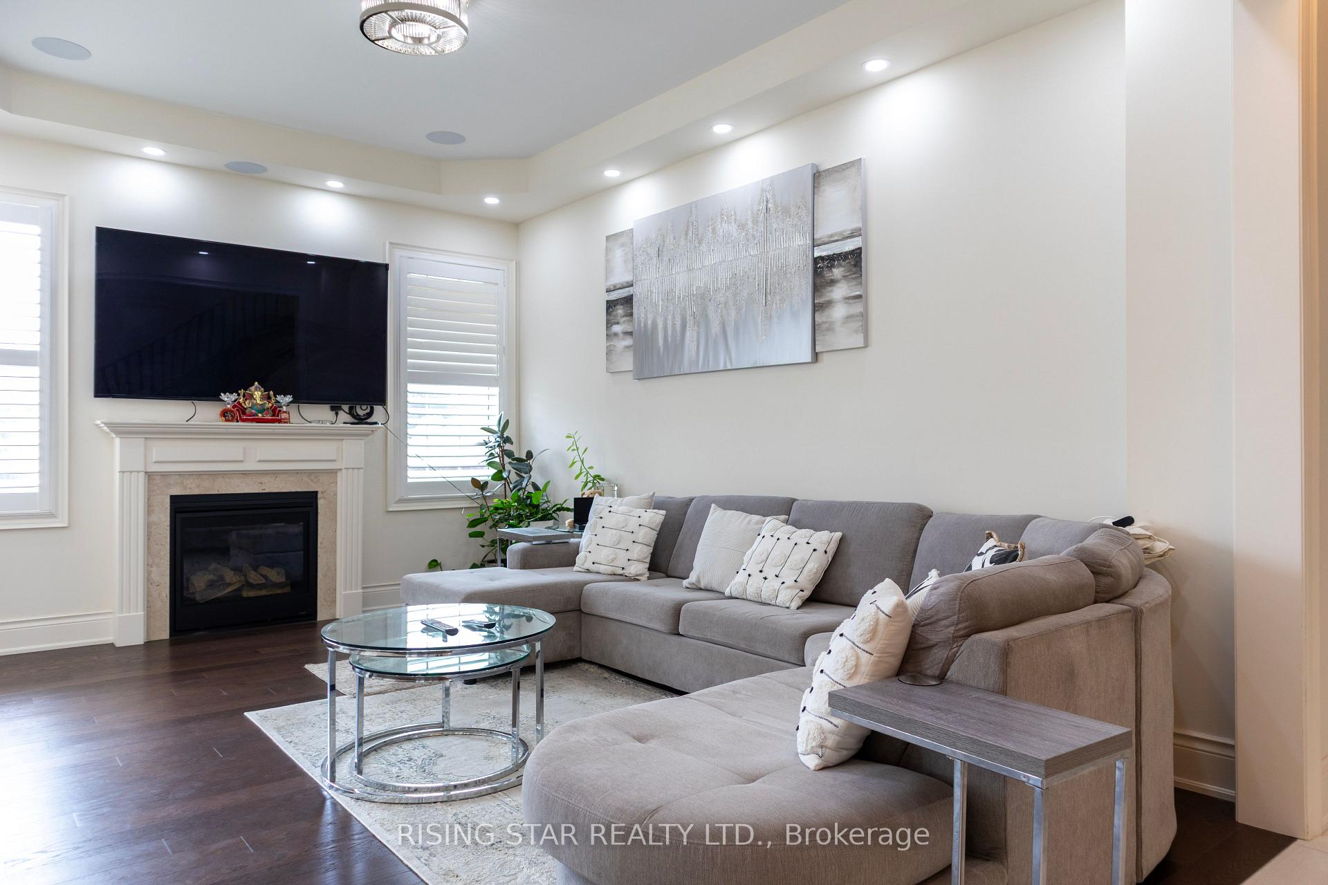 Photo 20 of 60 Golden Hawk Drive, Hamilton, Waterdown — HOMEH