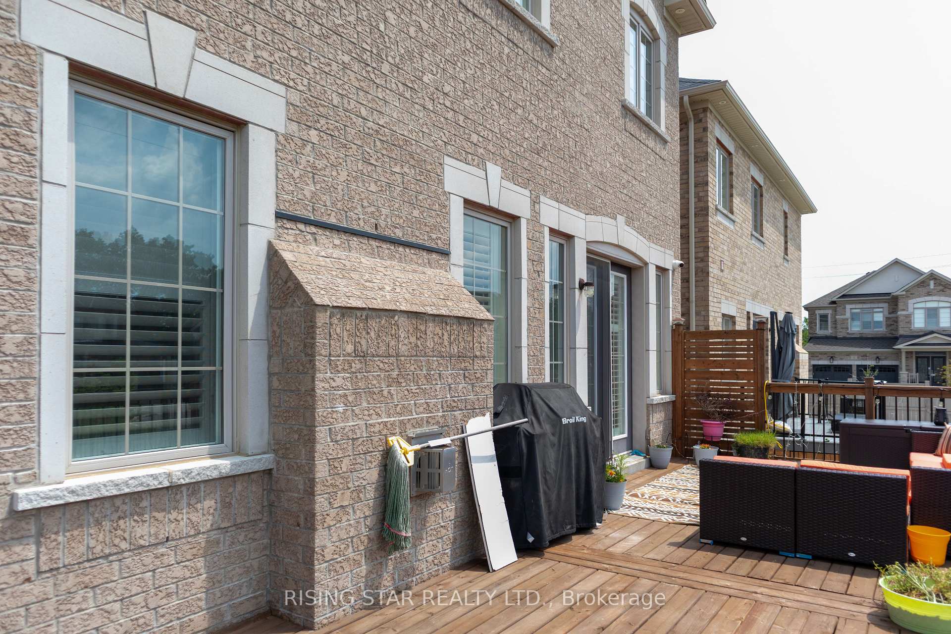 Photo 25 of 60 Golden Hawk Drive, Hamilton, Waterdown — HOMEH