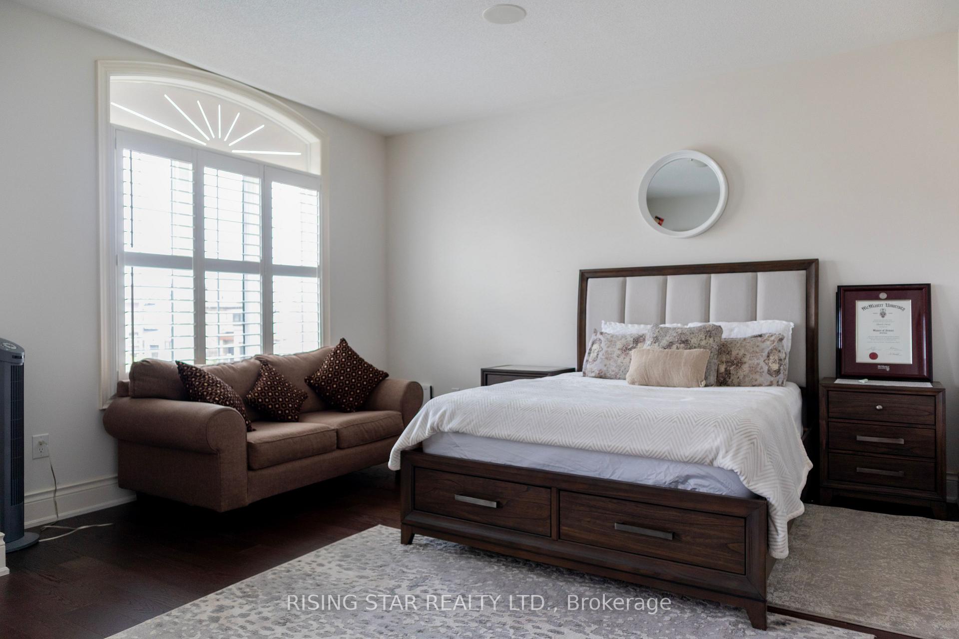 Photo 30 of 60 Golden Hawk Drive, Hamilton, Waterdown — HOMEH