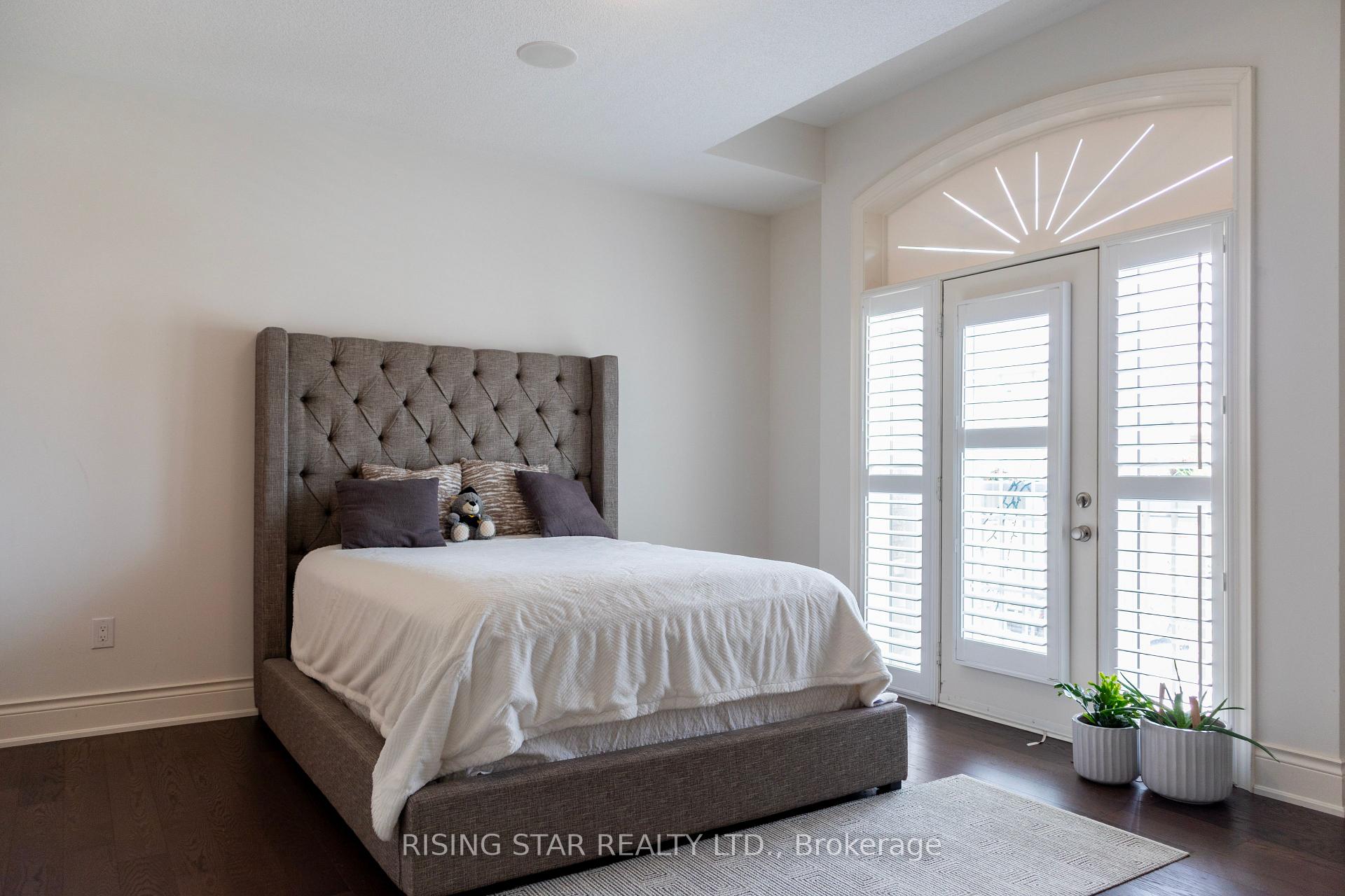 Photo 31 of 60 Golden Hawk Drive, Hamilton, Waterdown — HOMEH