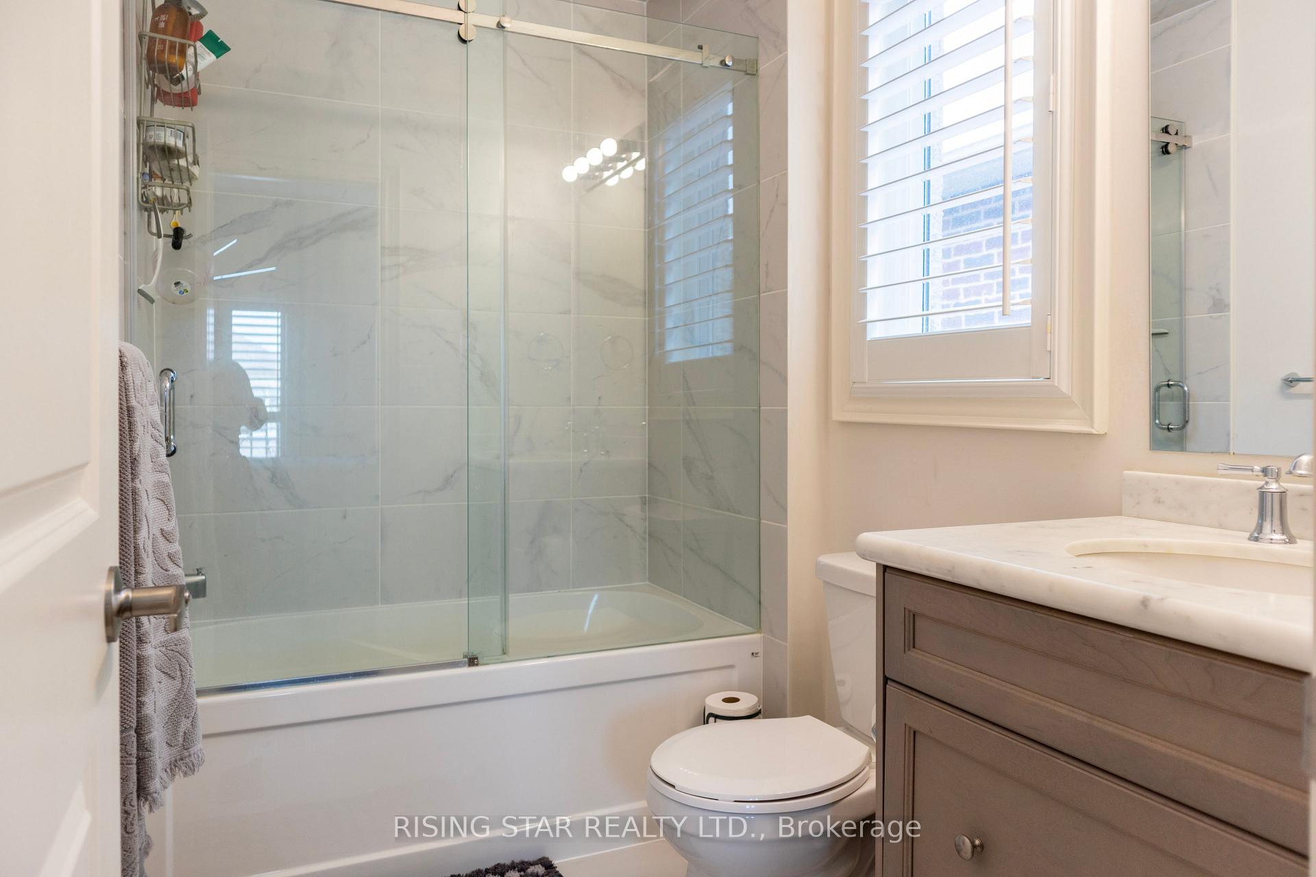 Photo 42 of 60 Golden Hawk Drive, Hamilton, Waterdown — HOMEH