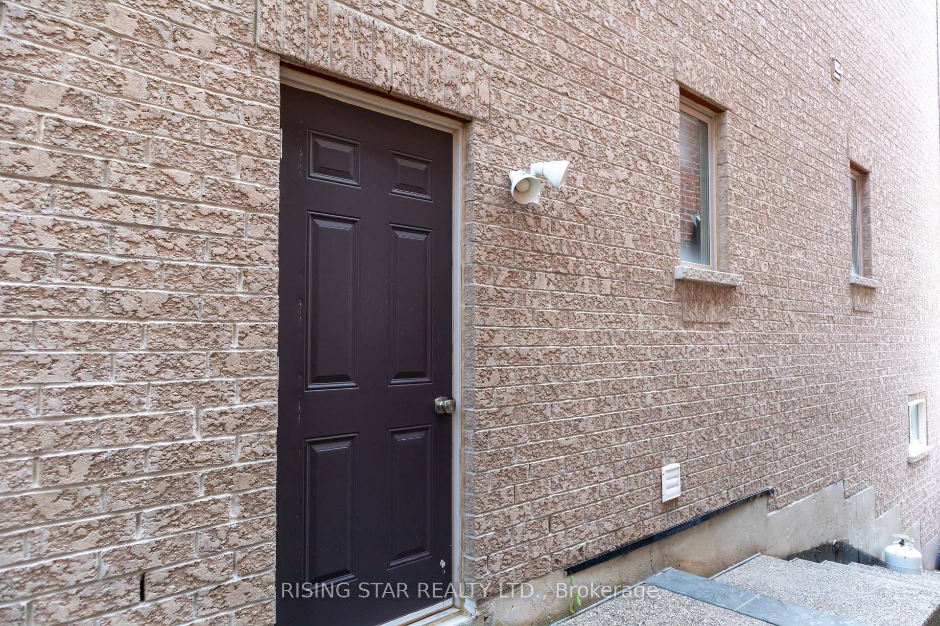 Photo 46 of 60 Golden Hawk Drive, Hamilton, Waterdown — HOMEH