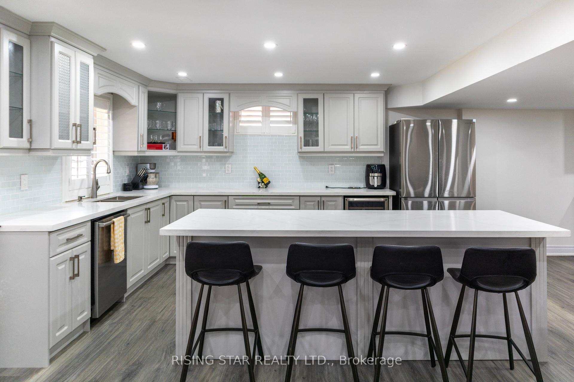 Photo 48 of 60 Golden Hawk Drive, Hamilton, Waterdown — HOMEH