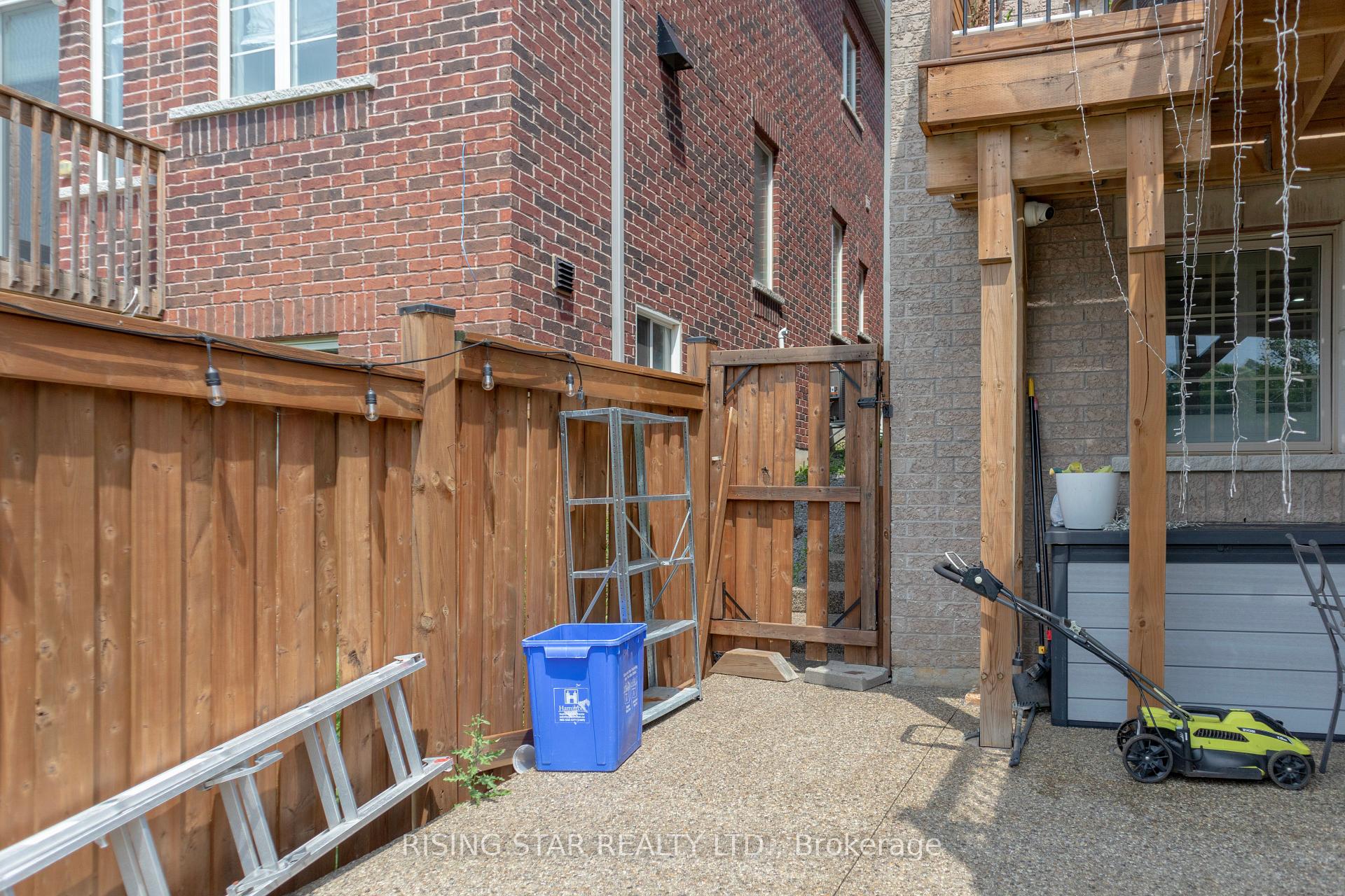 Photo 58 of 60 Golden Hawk Drive, Hamilton, Waterdown — HOMEH