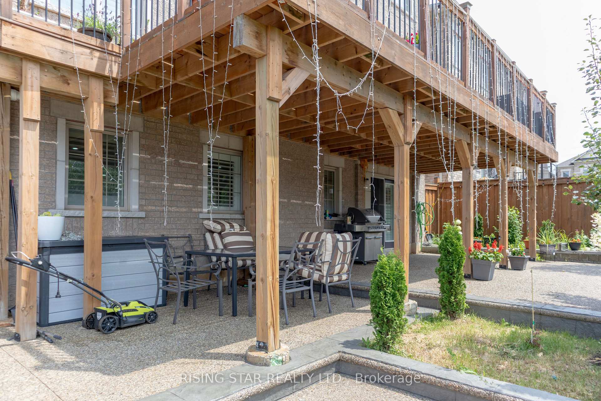 Photo 59 of 60 Golden Hawk Drive, Hamilton, Waterdown — HOMEH