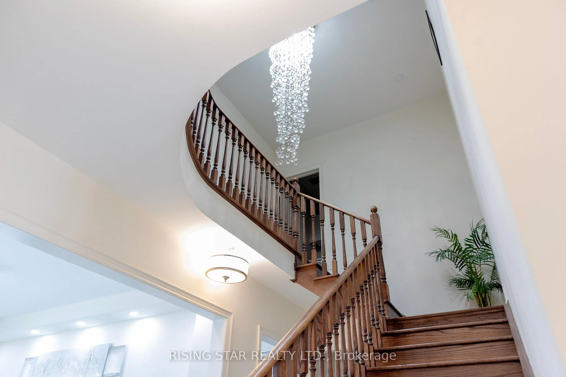Photo 21 of 60 Golden Hawk Drive, Hamilton, Waterdown — HOMEH
