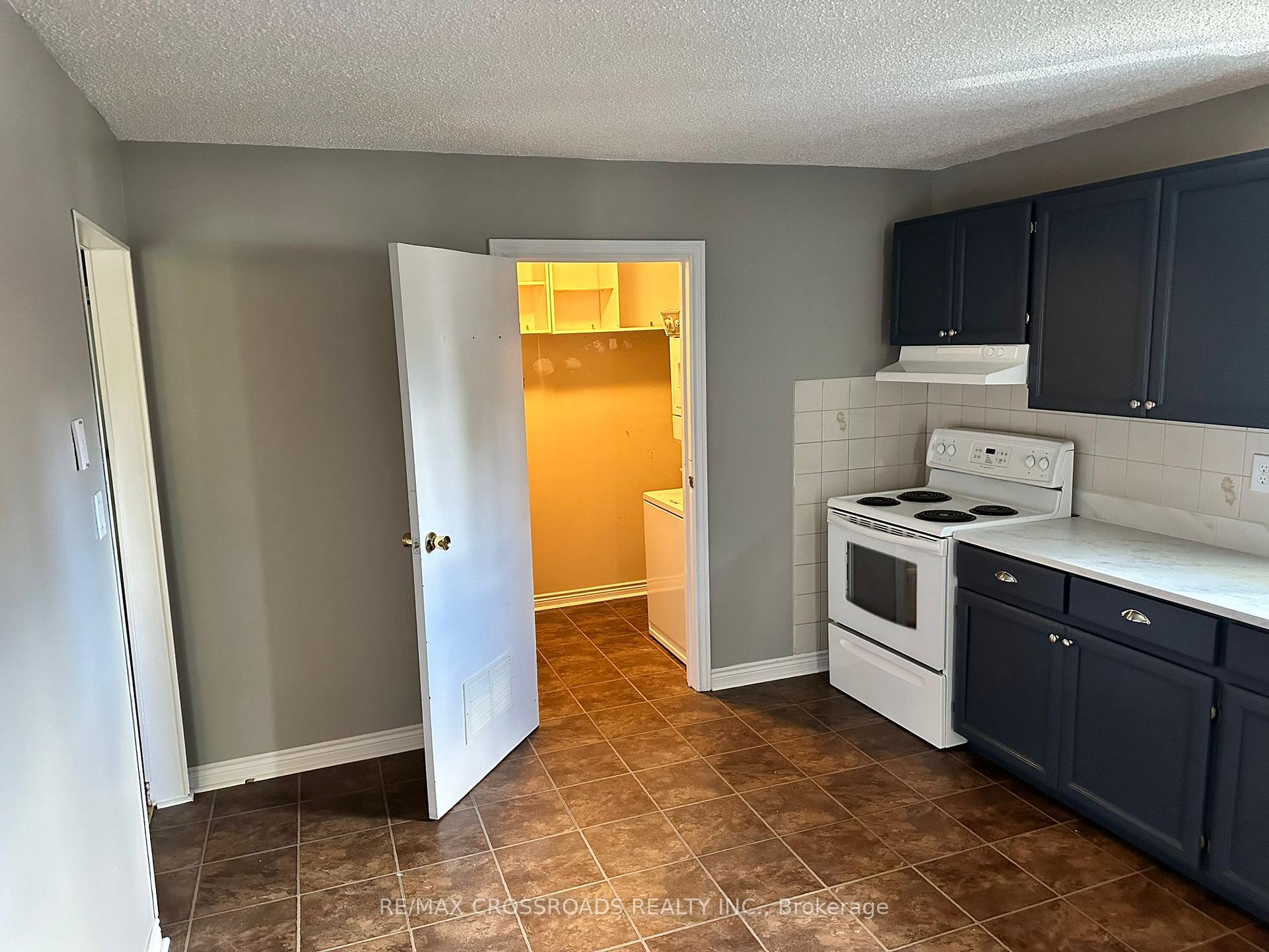 Photo 5 of Unit Main, 613 Perry Street, Whitby, Downtown Whitby — HOMEH