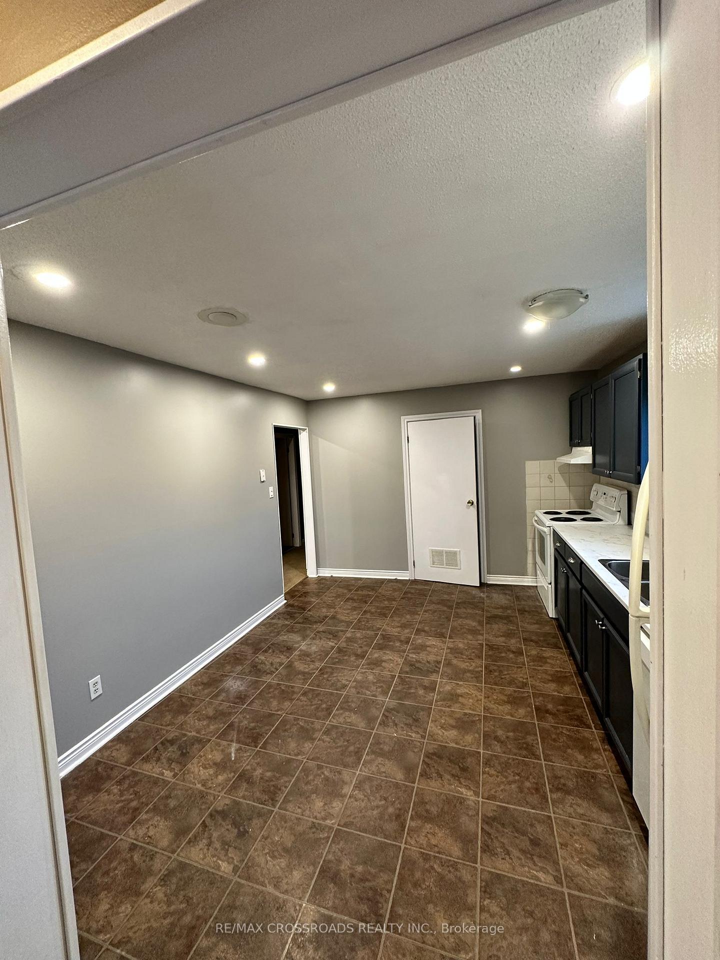 Photo 12 of Unit Main, 613 Perry Street, Whitby, Downtown Whitby — HOMEH