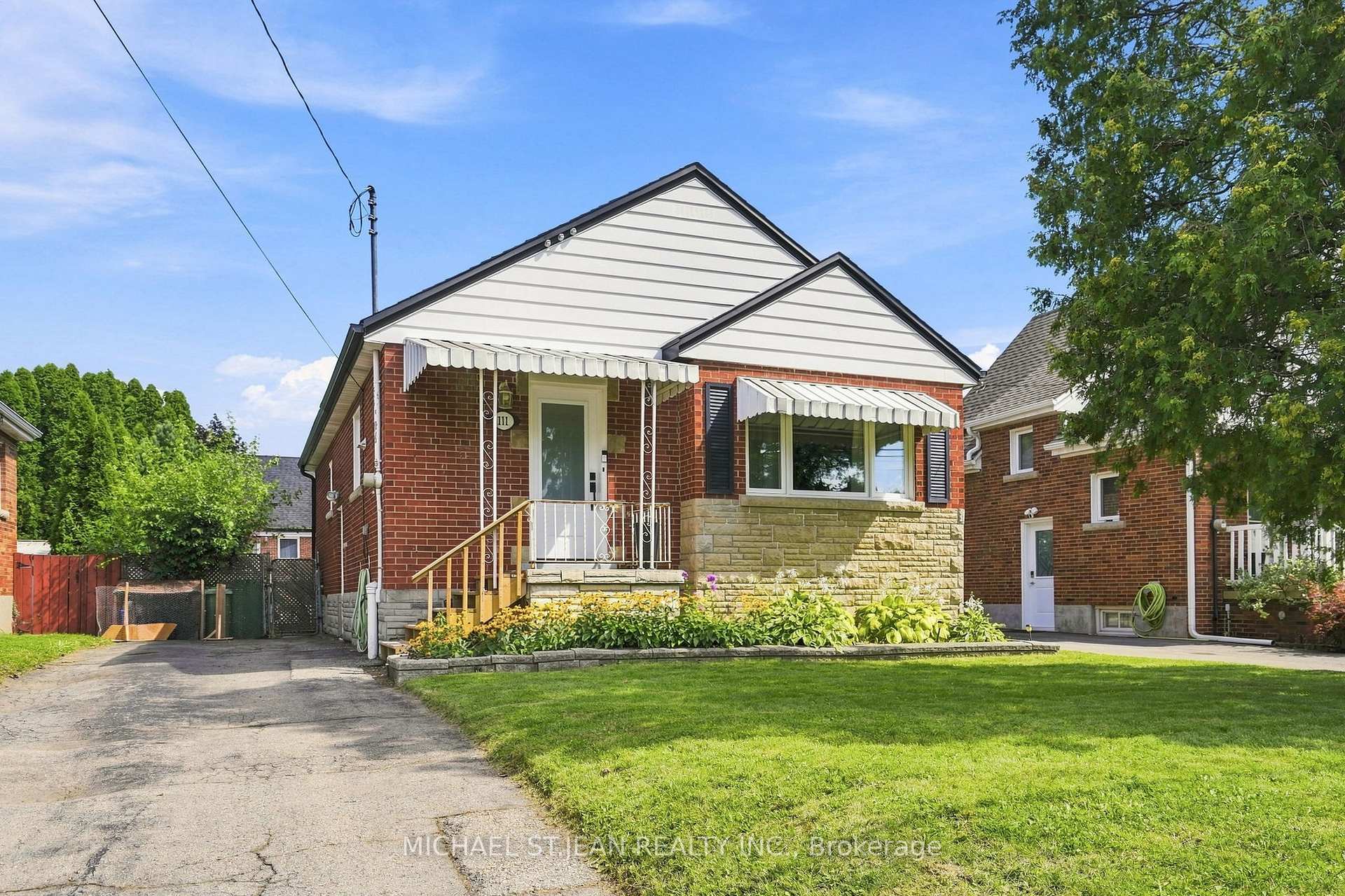 Photo 2 of 111 Sharon Avenue, Hamilton, Sunninghill — HOMEH