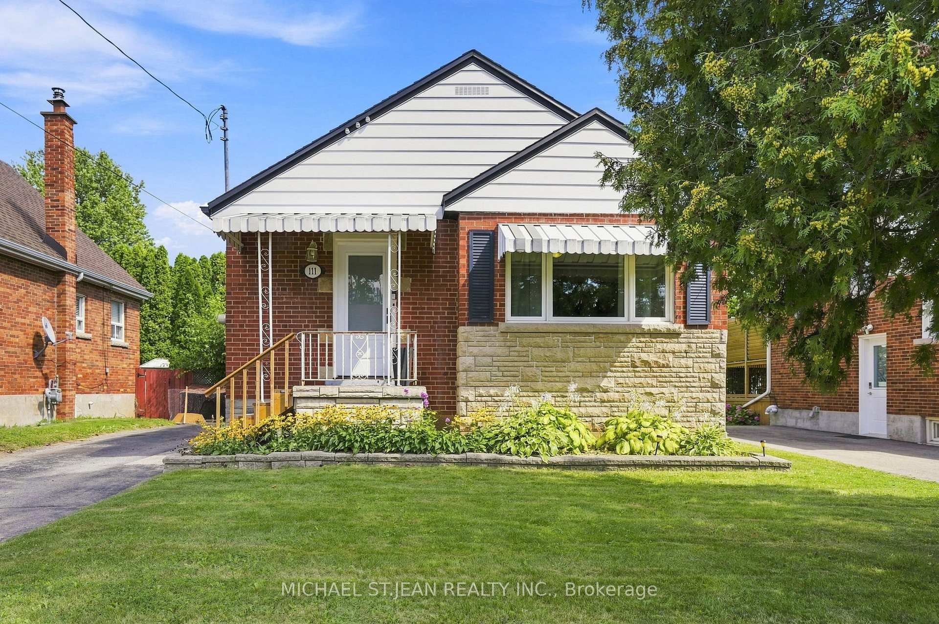 Photo 3 of 111 Sharon Avenue, Hamilton, Sunninghill — HOMEH