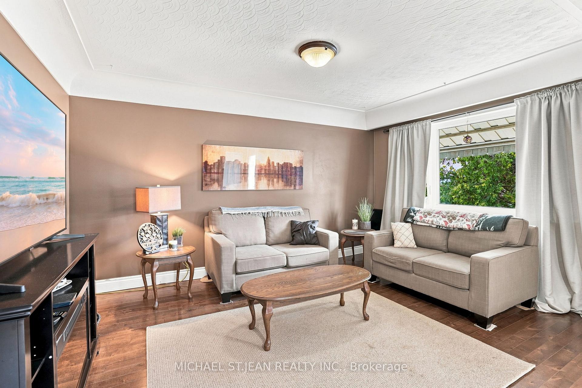 Photo 7 of 111 Sharon Avenue, Hamilton, Sunninghill — HOMEH