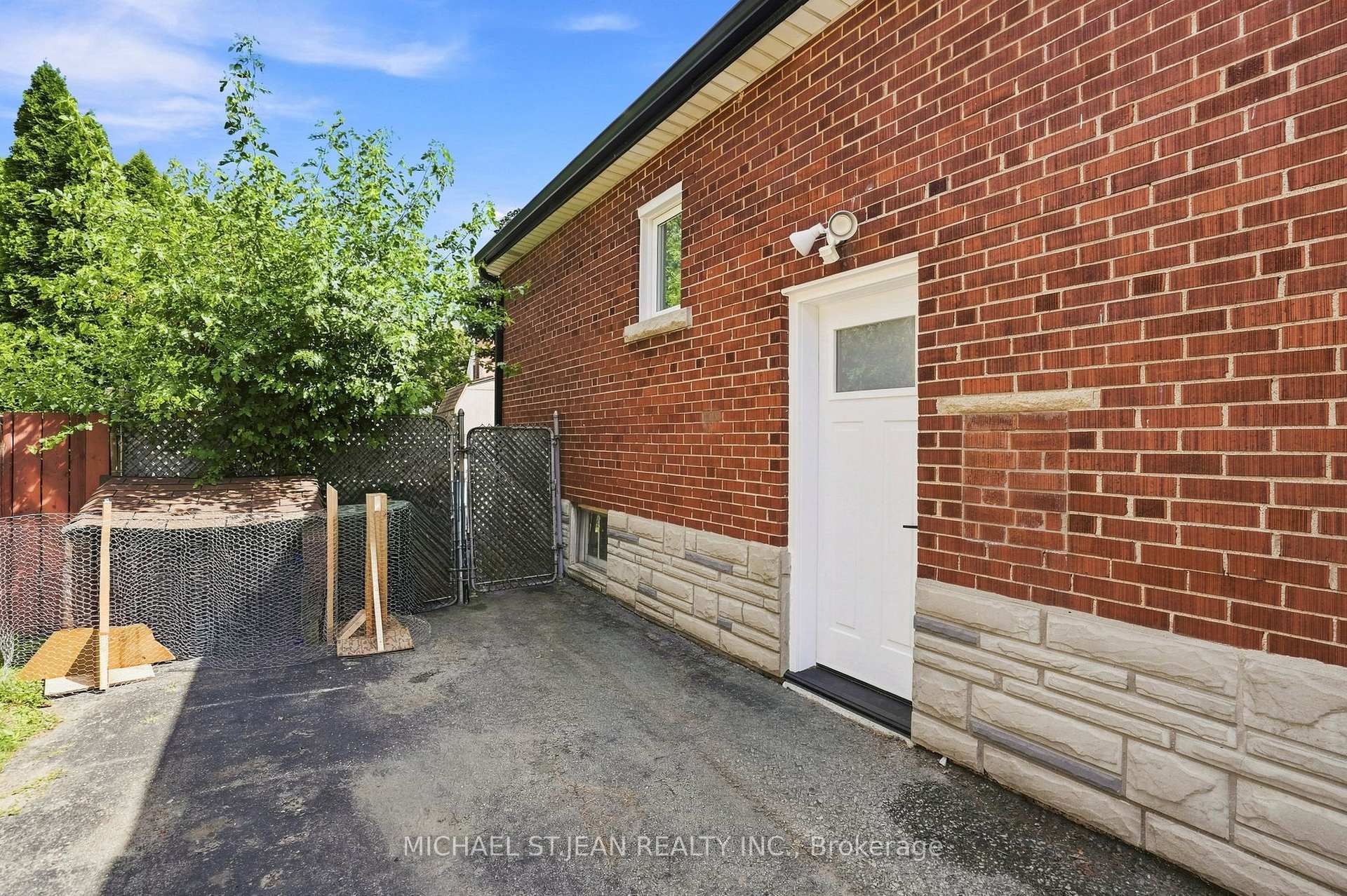 Photo 30 of 111 Sharon Avenue, Hamilton, Sunninghill — HOMEH