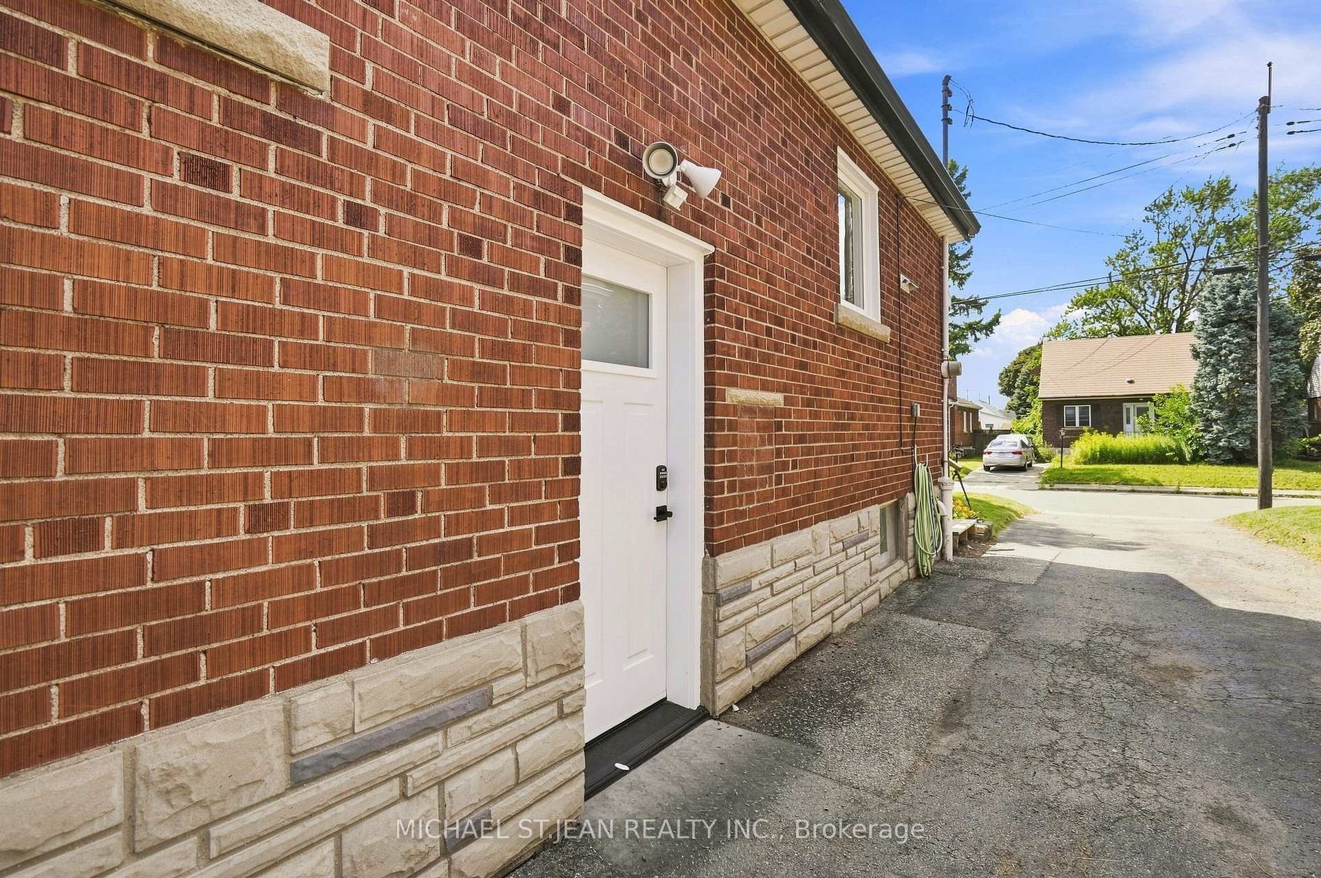 Photo 31 of 111 Sharon Avenue, Hamilton, Sunninghill — HOMEH