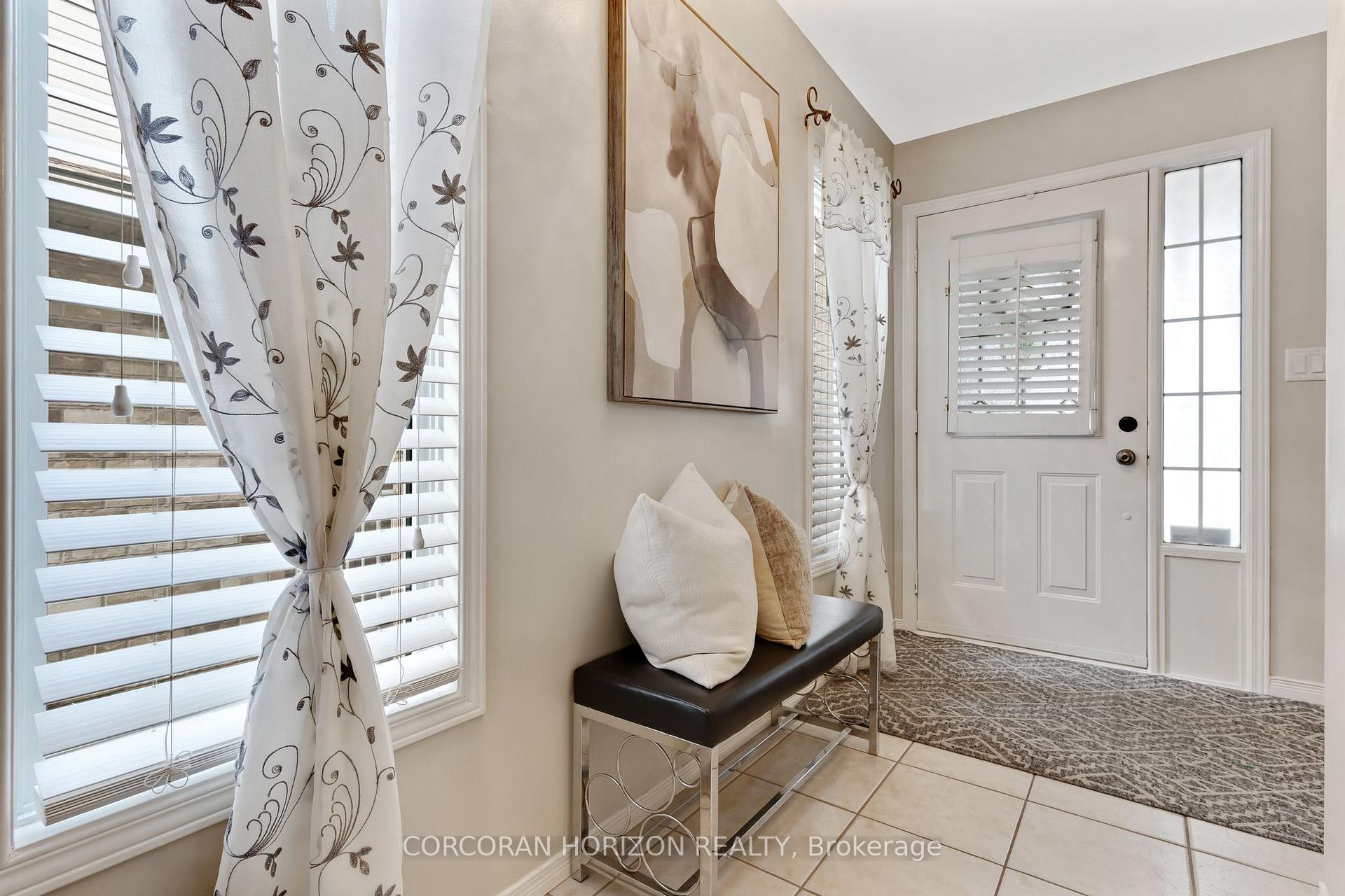 Photo 4 of 913 Copper Leaf Crescent, Kitchener, Trussler — HOMEH