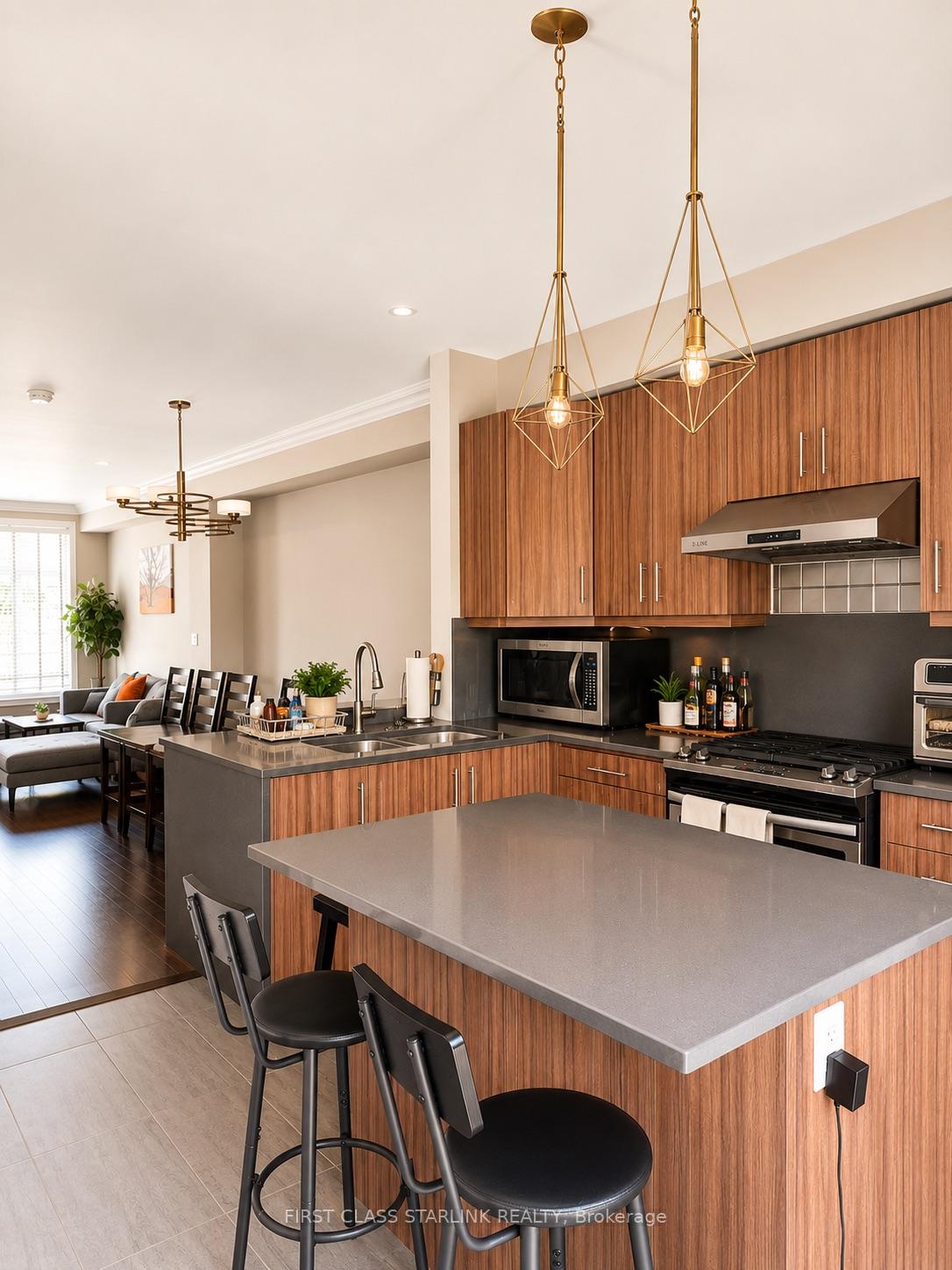 Photo 2 of Unit 34, 2058 Queensborough Gate, Mississauga, Central Erin Mills — HOMEH