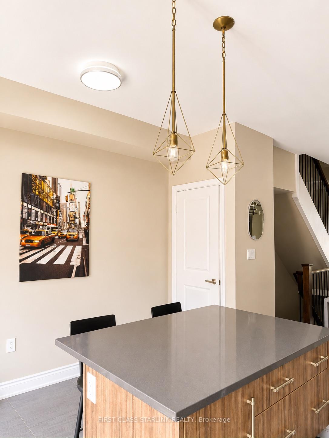 Photo 5 of Unit 34, 2058 Queensborough Gate, Mississauga, Central Erin Mills — HOMEH