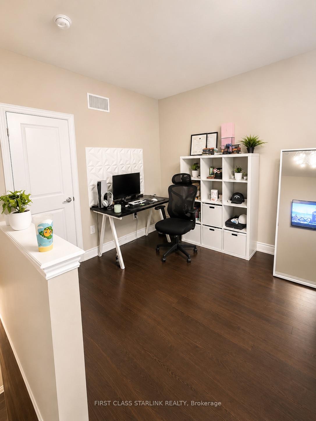 Photo 9 of Unit 34, 2058 Queensborough Gate, Mississauga, Central Erin Mills — HOMEH
