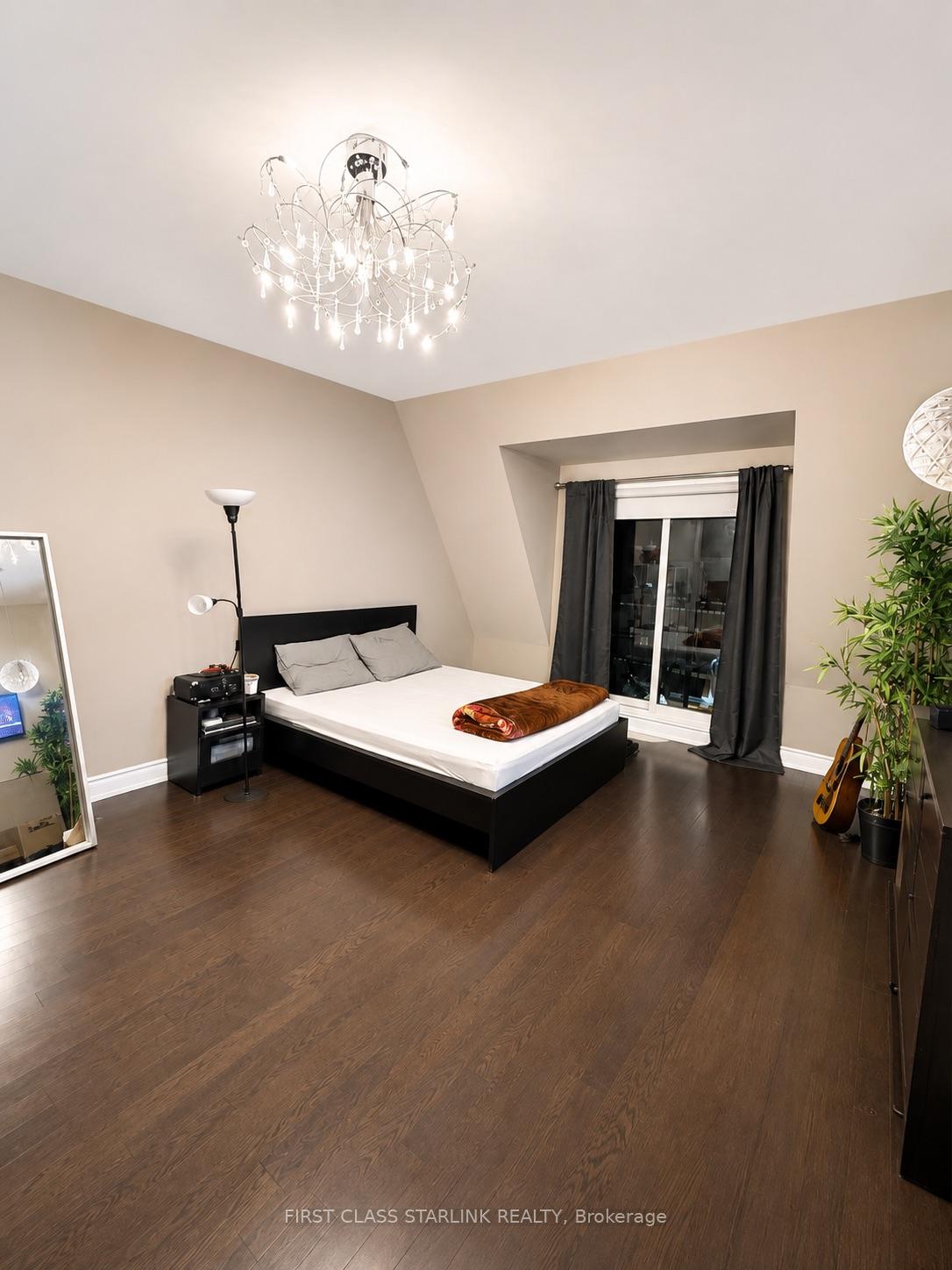 Photo 10 of Unit 34, 2058 Queensborough Gate, Mississauga, Central Erin Mills — HOMEH