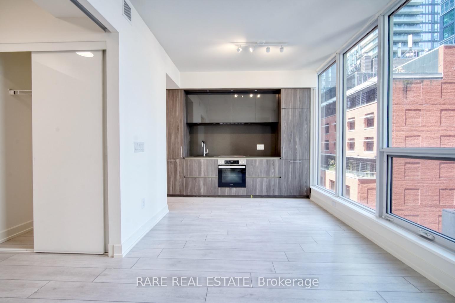 Front of Unit 619, 15 Mercer Street