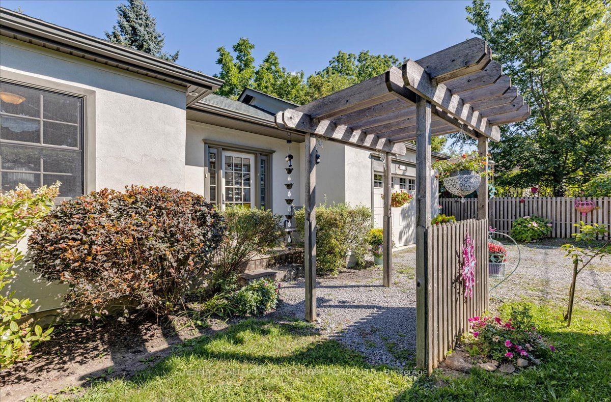 Photo 8 of 280 Orchard Beach Road, Georgina, Historic Lakeshore Communities — HOMEH