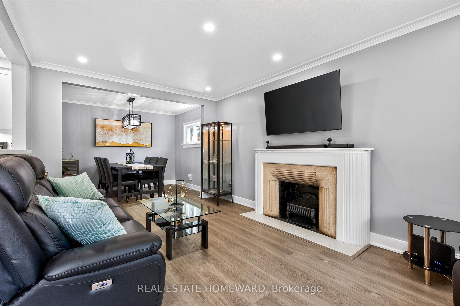 Photo 6 of 413 O'connor Drive, Toronto, East York — HOMEH