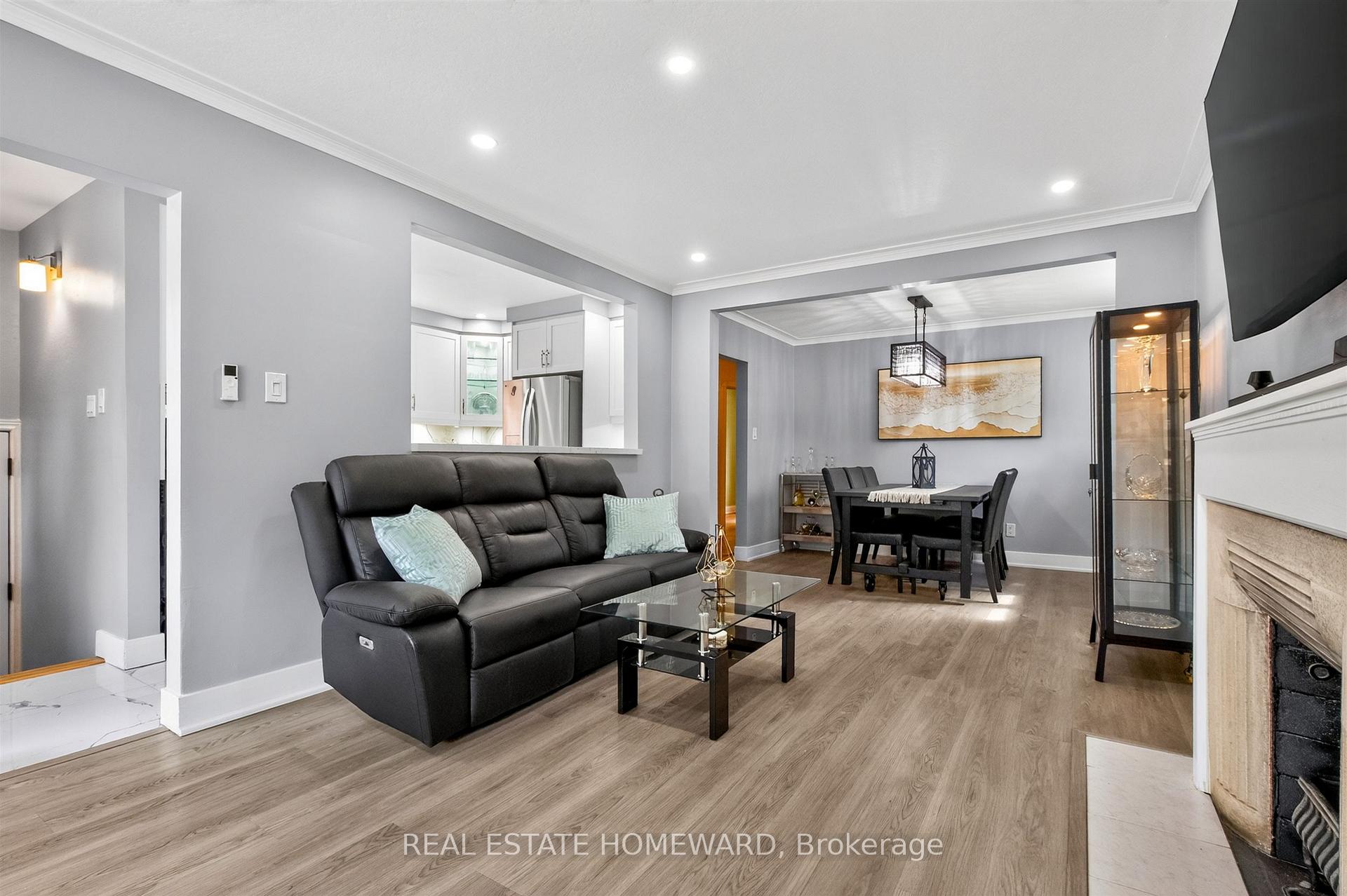 Photo 8 of 413 O'connor Drive, Toronto, East York — HOMEH