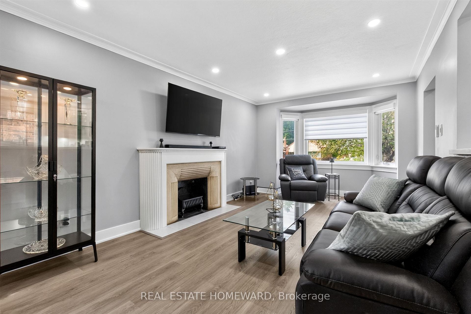 Photo 7 of 413 O'connor Drive, Toronto, East York — HOMEH