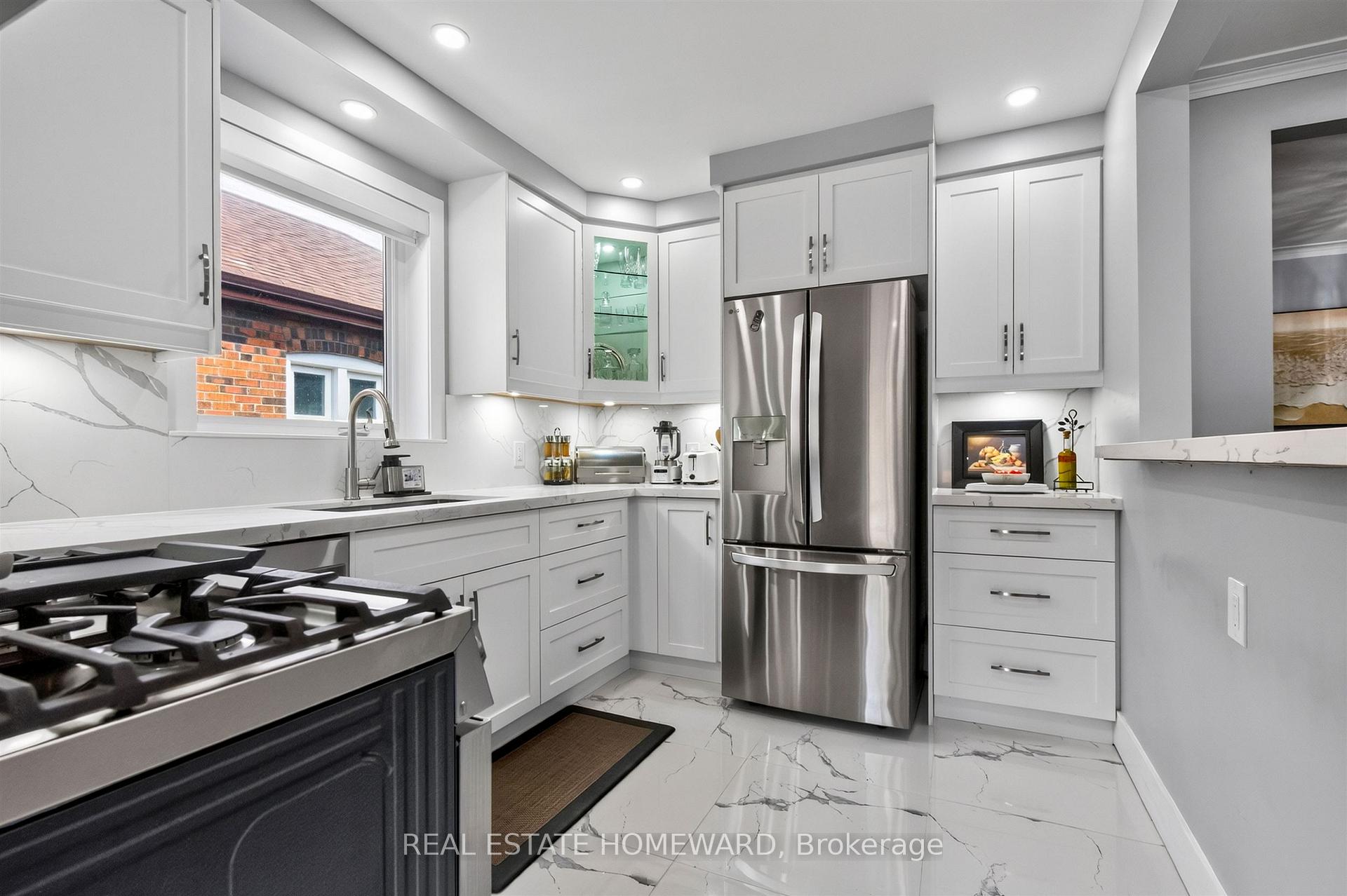 Photo 5 of 413 O'connor Drive, Toronto, East York — HOMEH