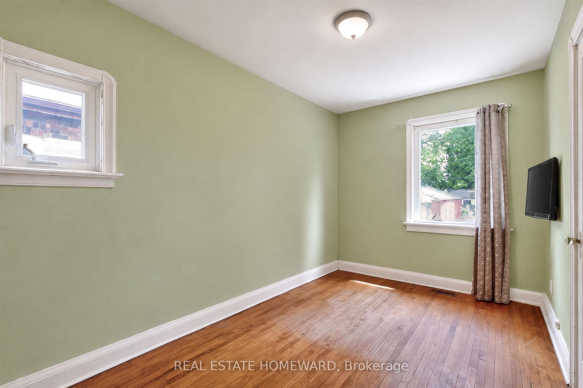 Photo 12 of 413 O'connor Drive, Toronto, East York — HOMEH