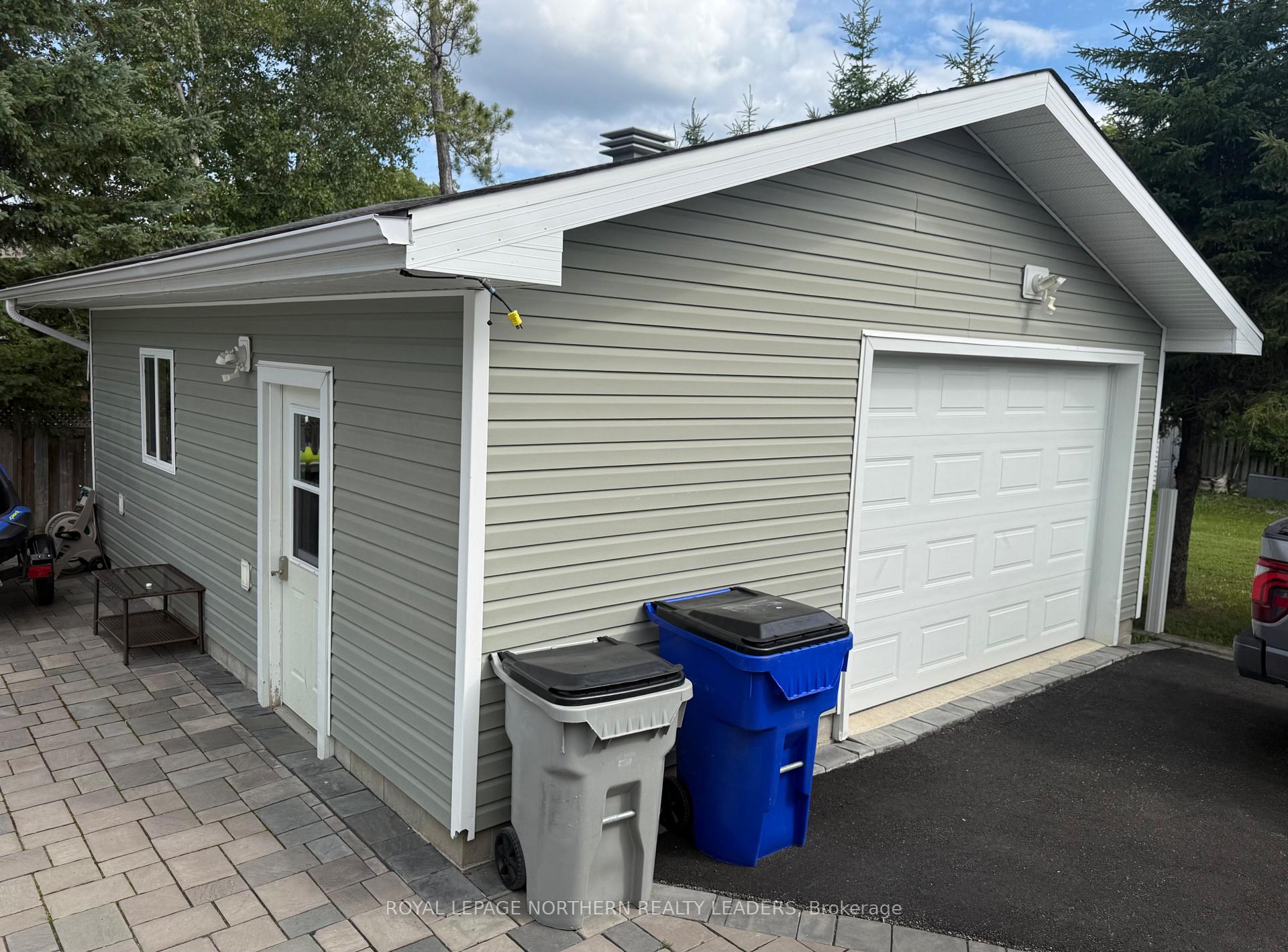 Photo 5 of 536 Tamarack Street, Timmins, TNE - North — HOMEH